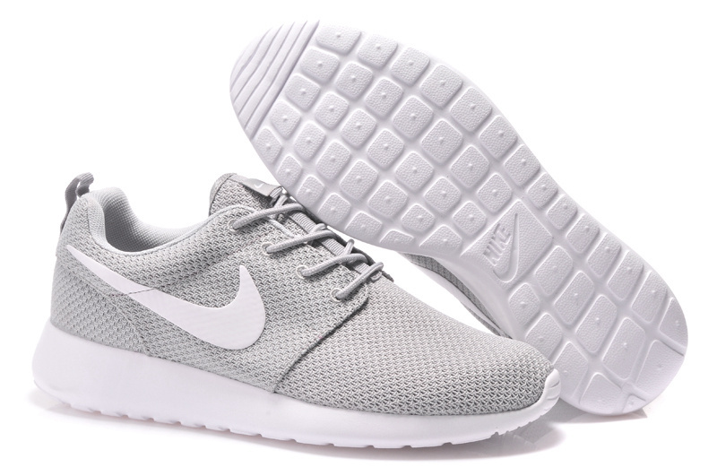 roshe run rose et grise
